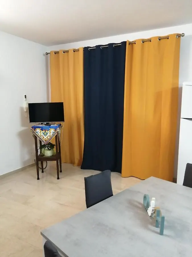 Apartament A Casa Di Dina Purgatorio 0*,